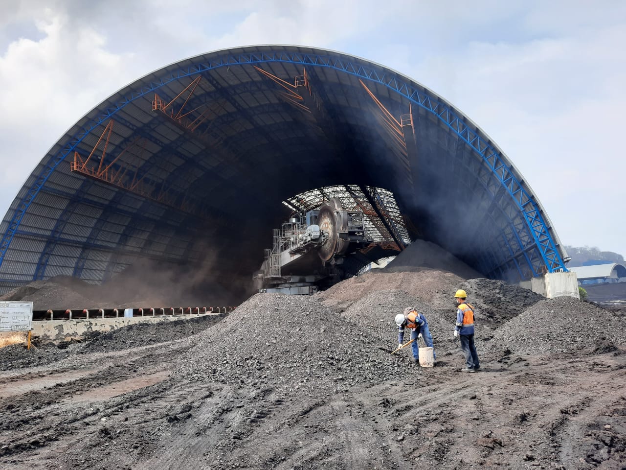 Batu Bara Melimpah Tapi PLN Kritis, Ini yang Perlu Diperbaiki
